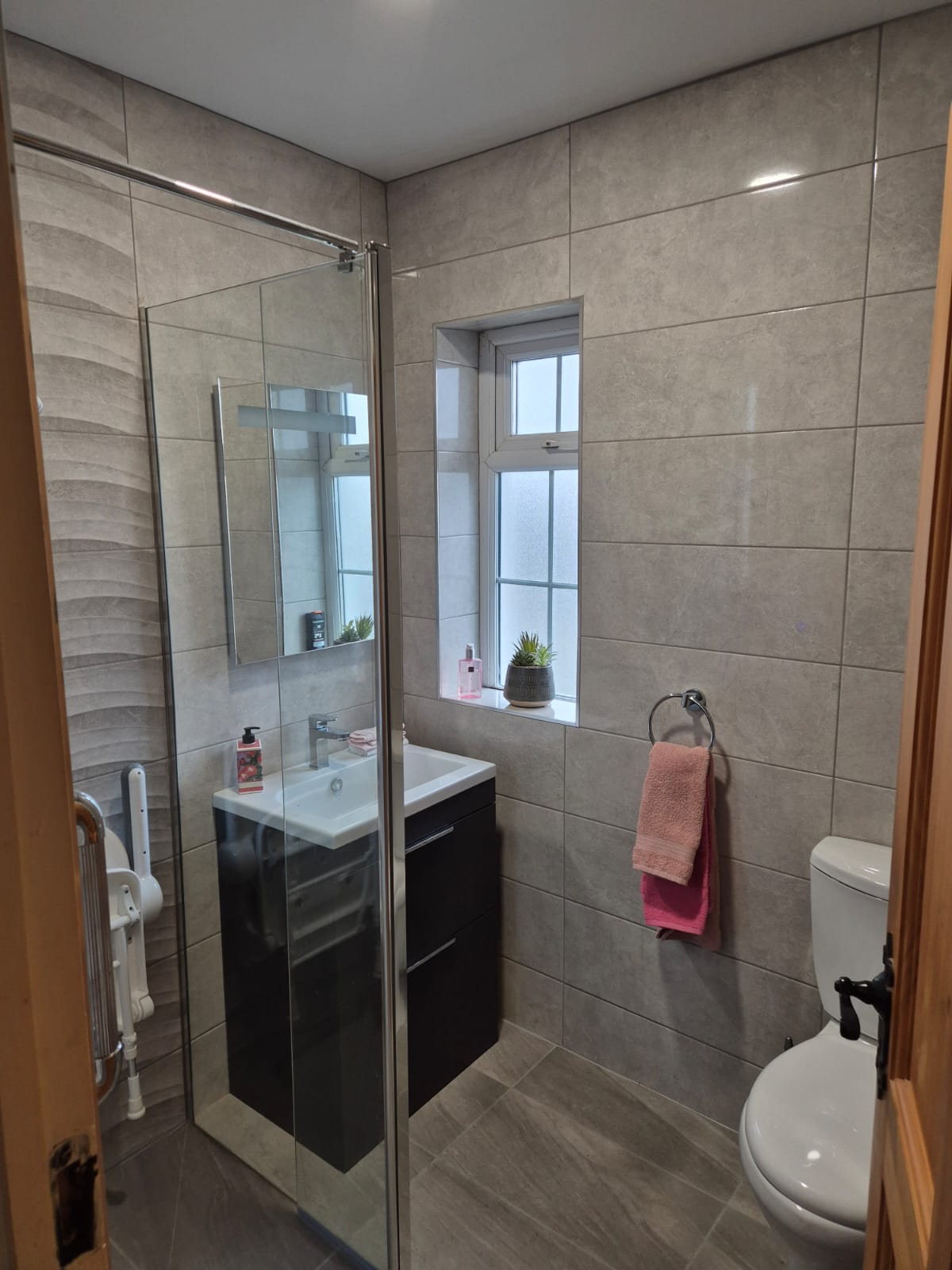 rose bathroom web